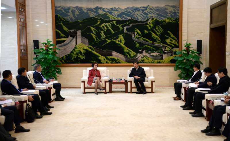 陳飛虎會(huì)見(jiàn)江西省委常委、副省長(zhǎng)吳忠瓊