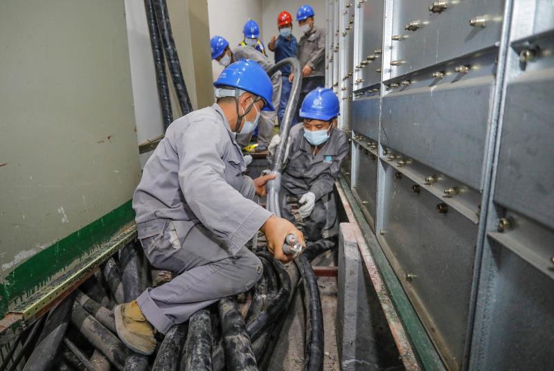 與時間賽跑，為生命加速 電力員工星夜鏖戰(zhàn)為醫(yī)院用電“增容”