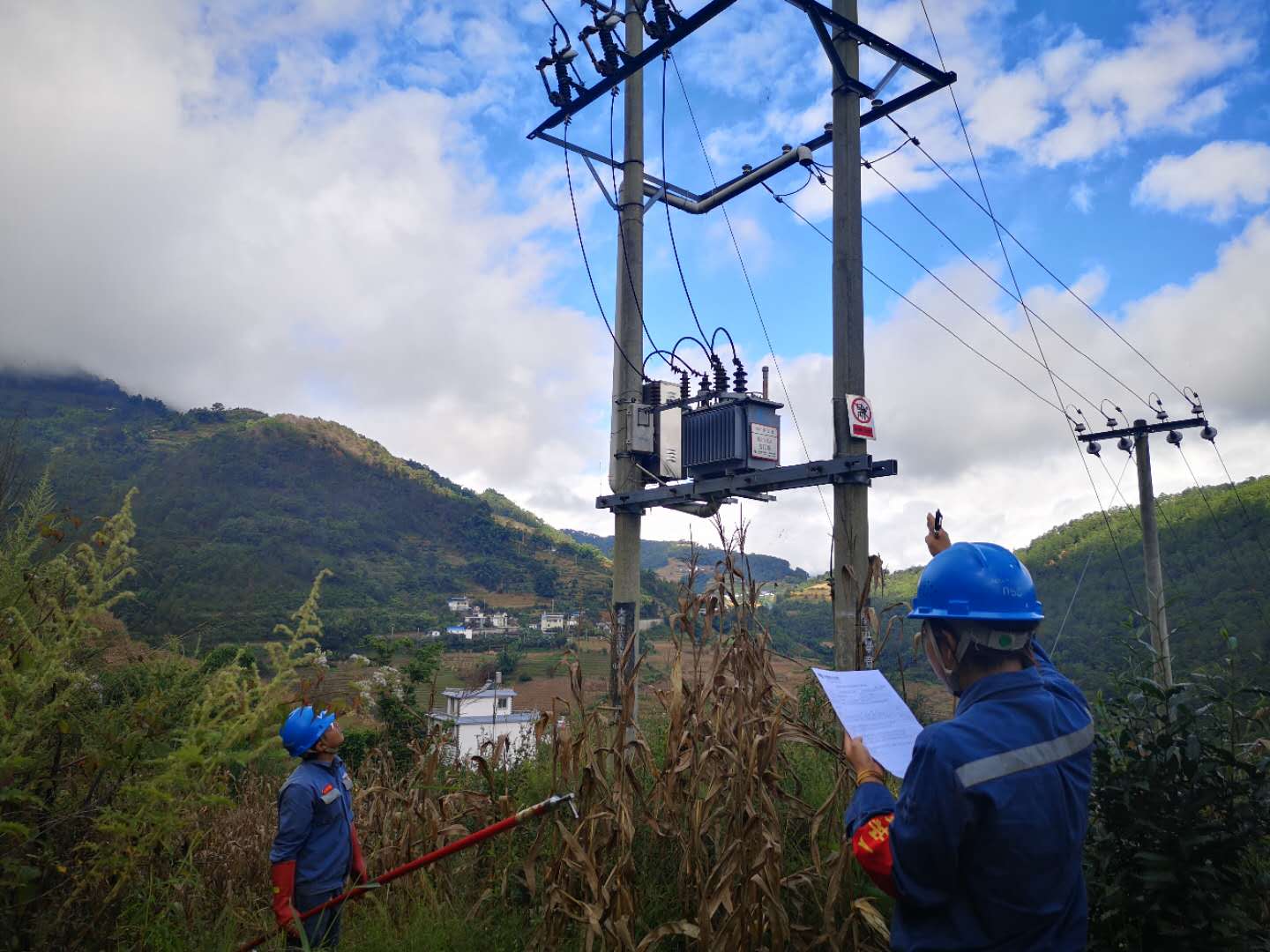 臨滄云縣供電局開展線路維護改造，全面提升供電可靠性