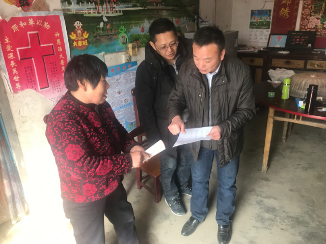 張紅軍：用真心，換真情，扶真貧