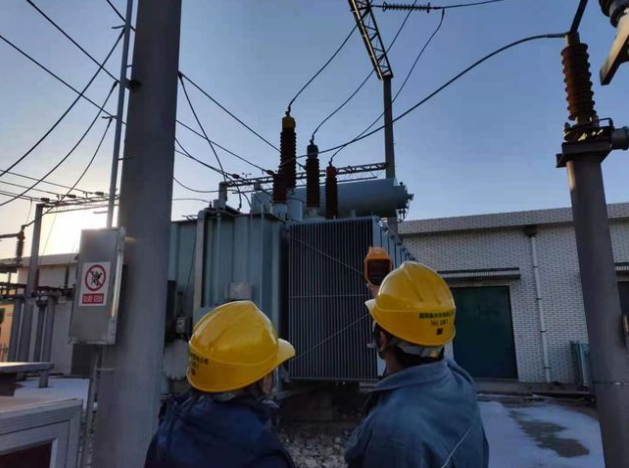 國網(wǎng)萊州市供電公司全力應(yīng)對(duì)寒潮天氣，保障群眾溫暖度冬