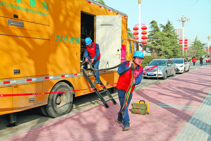 劉進:應(yīng)急搶修 沖鋒在前