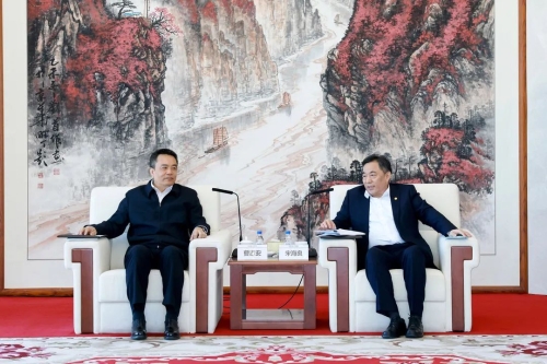 宋海良孫洪水與哈電集團董事長曹志安、總經(jīng)理吳偉章會談