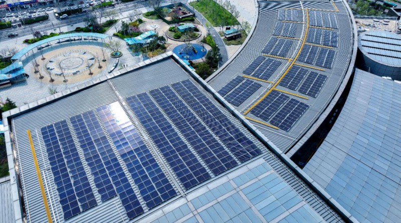 1.2MW！山東商業(yè)綜合體屋頂光伏發(fā)電項(xiàng)目并網(wǎng)發(fā)電
