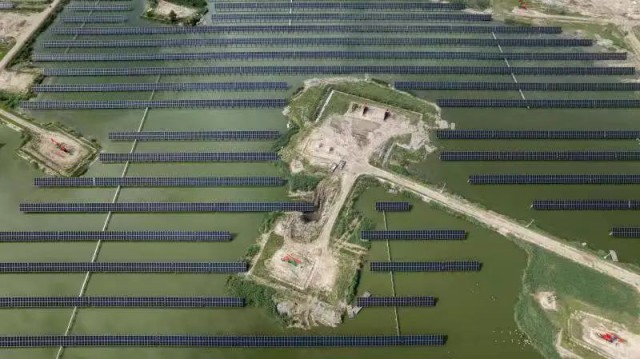 18.73MW！中石油首個水面光伏項(xiàng)目并網(wǎng)發(fā)電