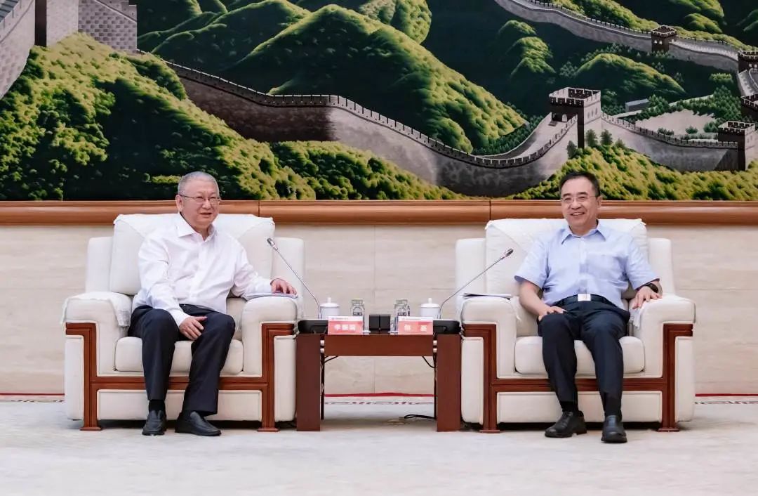 鄒磊會(huì)見(jiàn)隆基股份總裁李振國(guó)、森特股份董事長(zhǎng)劉愛(ài)森