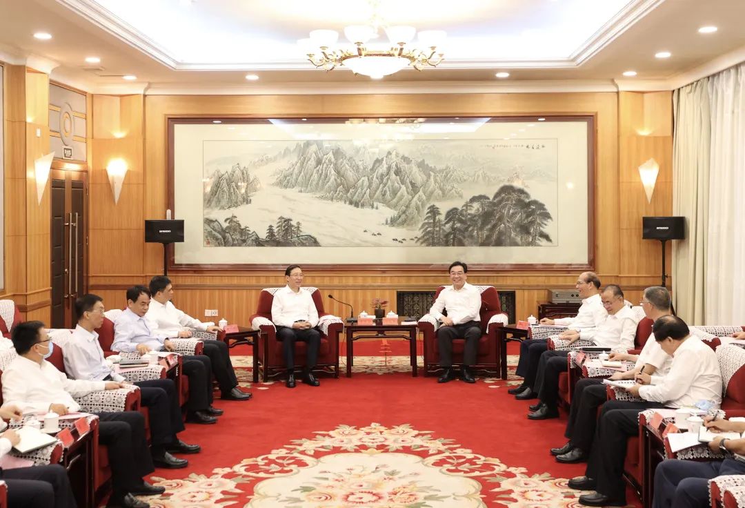 國家電網(wǎng)董事長、黨組書記辛保安與青海省委書記信長星、省長吳曉軍會談