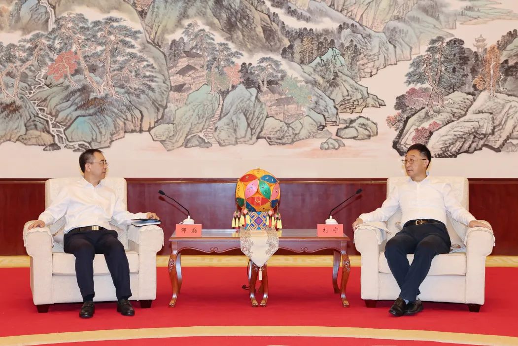 大唐集團(tuán)黨組書記、董事長(zhǎng)鄒磊拜會(huì)廣西壯族自治區(qū)黨委書記劉寧