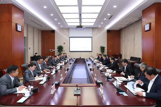 華能集團(tuán)董事長(zhǎng)溫樞剛會(huì)見陽光電源董事長(zhǎng)曹仁賢
