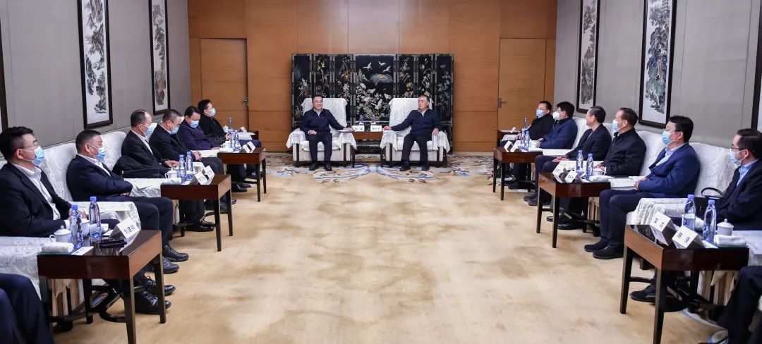 大唐集團黨組書記、董事長鄒磊與陜投集團董事長袁小寧、總經(jīng)理趙軍會談