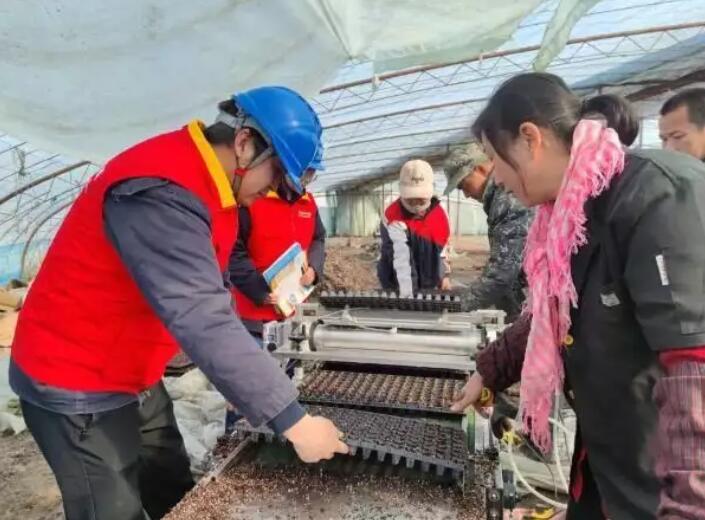 國網(wǎng)新疆電力公司貼心服務(wù)，為春耕春灌用電保駕護(hù)航