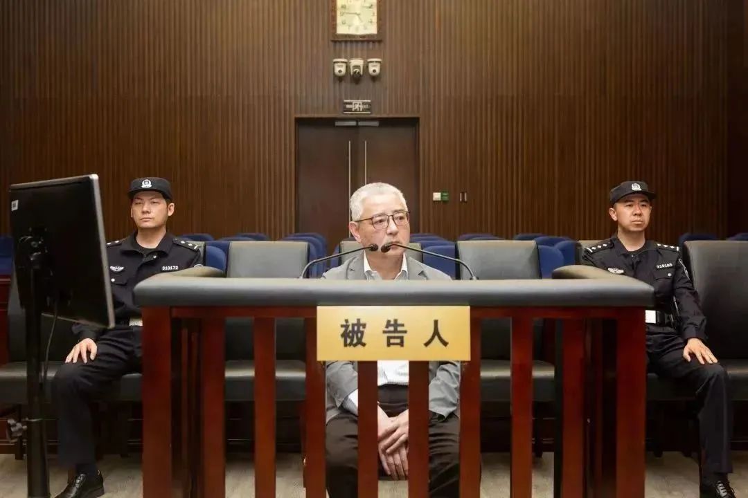 被控受賄1.56億，原上海電氣集團股份有限公司總裁、董事長鄭建華受審