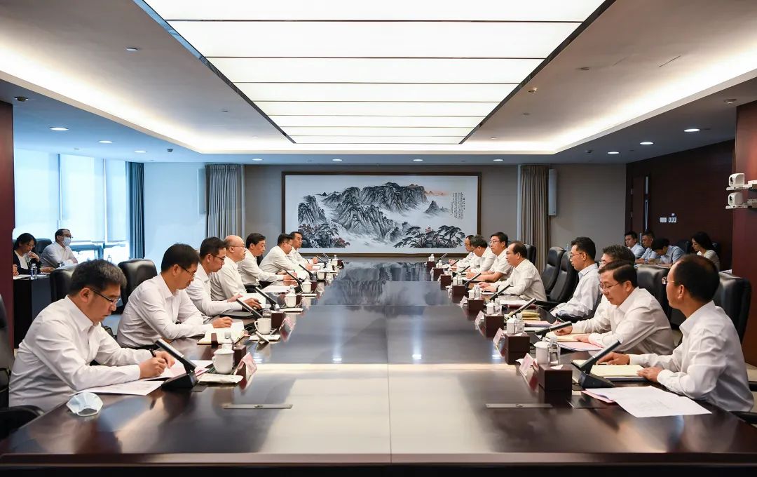 華電集團黨組書記、董事長江毅與河北省委副書記、省長王正譜舉行會談
