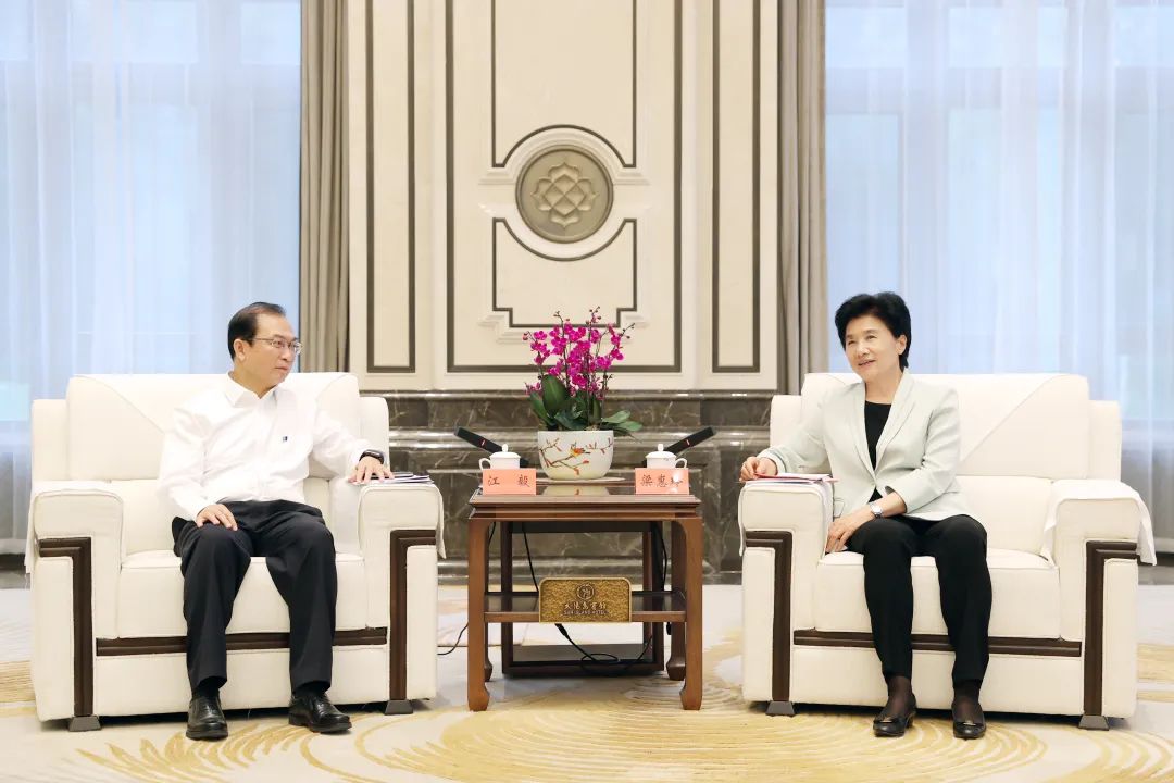 華電集團(tuán)黨組書記、董事長江毅拜會黑龍江省委副書記、省長梁惠玲