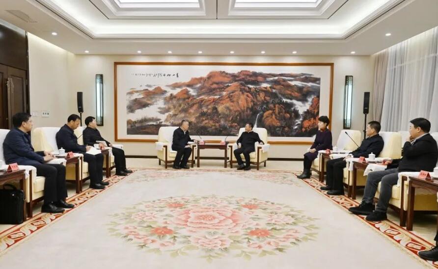 三峽集團(tuán)董事長(zhǎng)、黨組書(shū)記雷鳴山拜會(huì)內(nèi)蒙古自治區(qū)黨委書(shū)記孫紹騁、自治區(qū)主席王莉霞