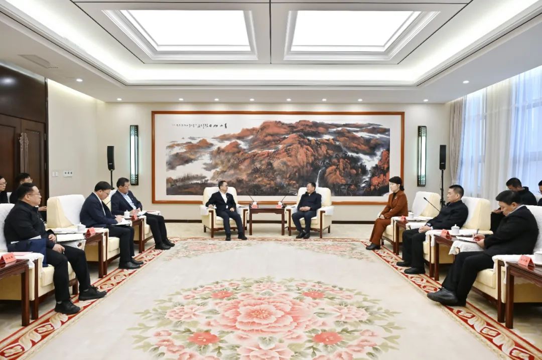 中國(guó)大唐集團(tuán)有限公司董事長(zhǎng)鄒磊拜會(huì)內(nèi)蒙古自治區(qū)黨委書記孫紹騁、自治區(qū)主席王莉霞