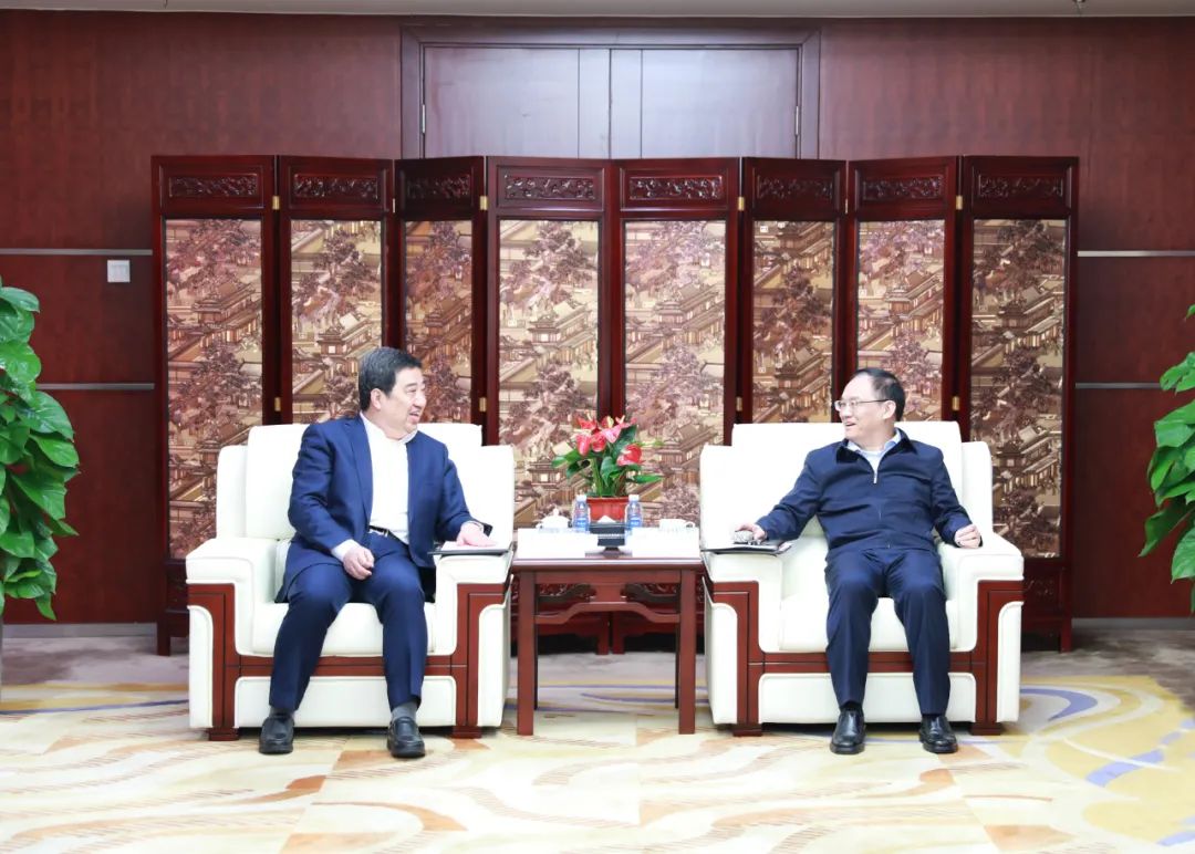 中國(guó)電氣裝備白忠泉董事長(zhǎng)、周群總經(jīng)理拜訪中鋁集團(tuán)董事長(zhǎng)段向東、總經(jīng)理王石磊