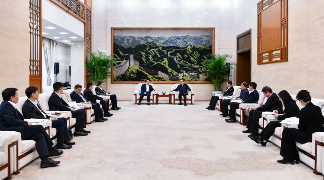 中國(guó)電氣裝備白忠泉董事長(zhǎng)、周群總經(jīng)理拜訪中國(guó)大唐董事長(zhǎng)鄒磊