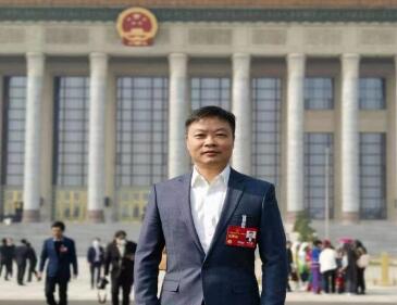 【兩會好聲音】全國人大代表、小鵬汽車董事長何小鵬：探索限定場景無人駕駛法規(guī)，助力車網(wǎng)融合和低空經(jīng)濟騰飛