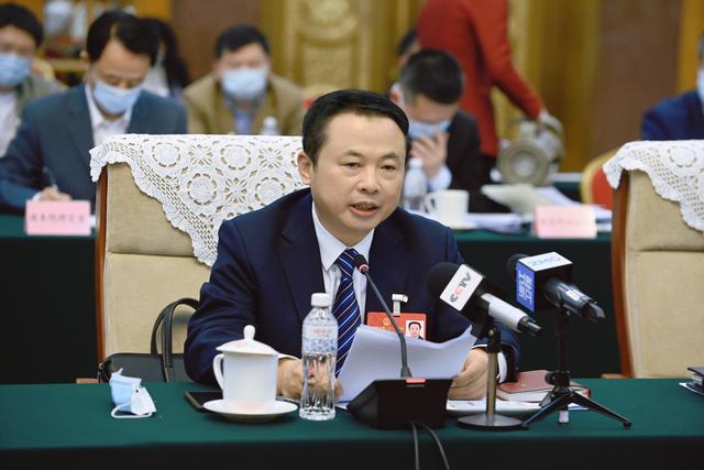 【兩會(huì)好聲音】全國(guó)人大代表、天能控股董事長(zhǎng)張?zhí)烊危和苿?dòng)《可再生能源法》修訂，保障國(guó)家能源安全