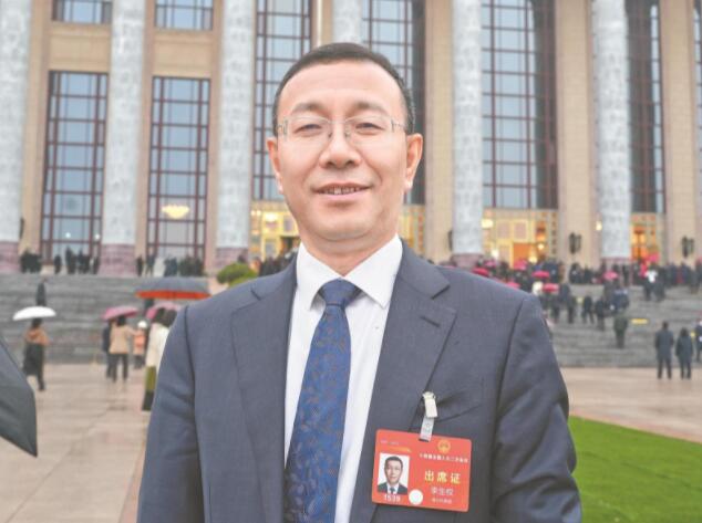 【兩會(huì)好聲音】全國人大代表，國家電網(wǎng)黨組組織部主任 李生權(quán)：構(gòu)建新型電力系統(tǒng) 更好服務(wù)“雙碳”目標(biāo)