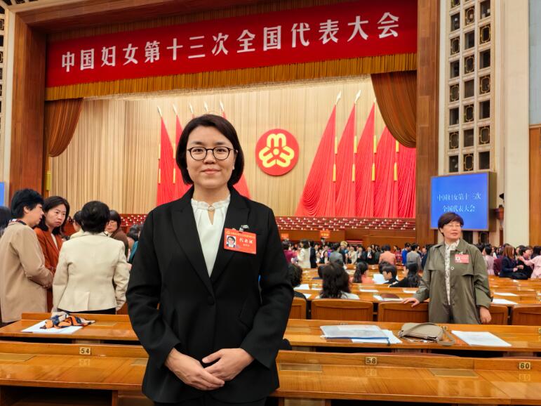中國能建北京設(shè)備公司黨委書記、董事長，中國能建首批一級技術(shù)專家張月華獲全國三八紅旗手榮譽稱號