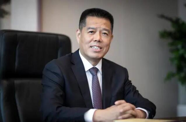 加快推動(dòng)傳統(tǒng)煤炭企業(yè)向新能源企業(yè)轉(zhuǎn)型發(fā)展——訪全國(guó)人大代表，山東能源集團(tuán)黨委書(shū)記、董事長(zhǎng) 李偉