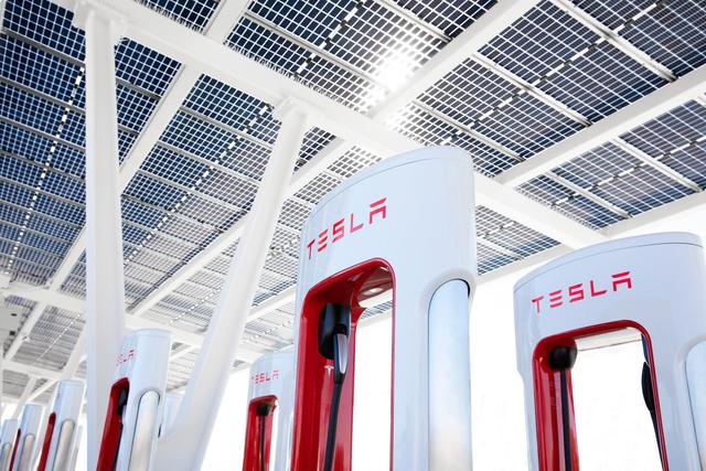 特斯拉將在佛羅里達州建全球最大超級充電站，提供超200個充電樁