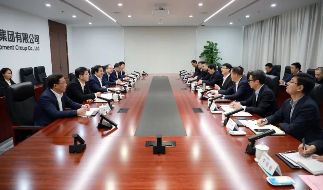 中國電氣裝備黨委書記、董事長白忠泉會見甘肅電氣集團董事長劉萬祥、天水市副市長胡志勇