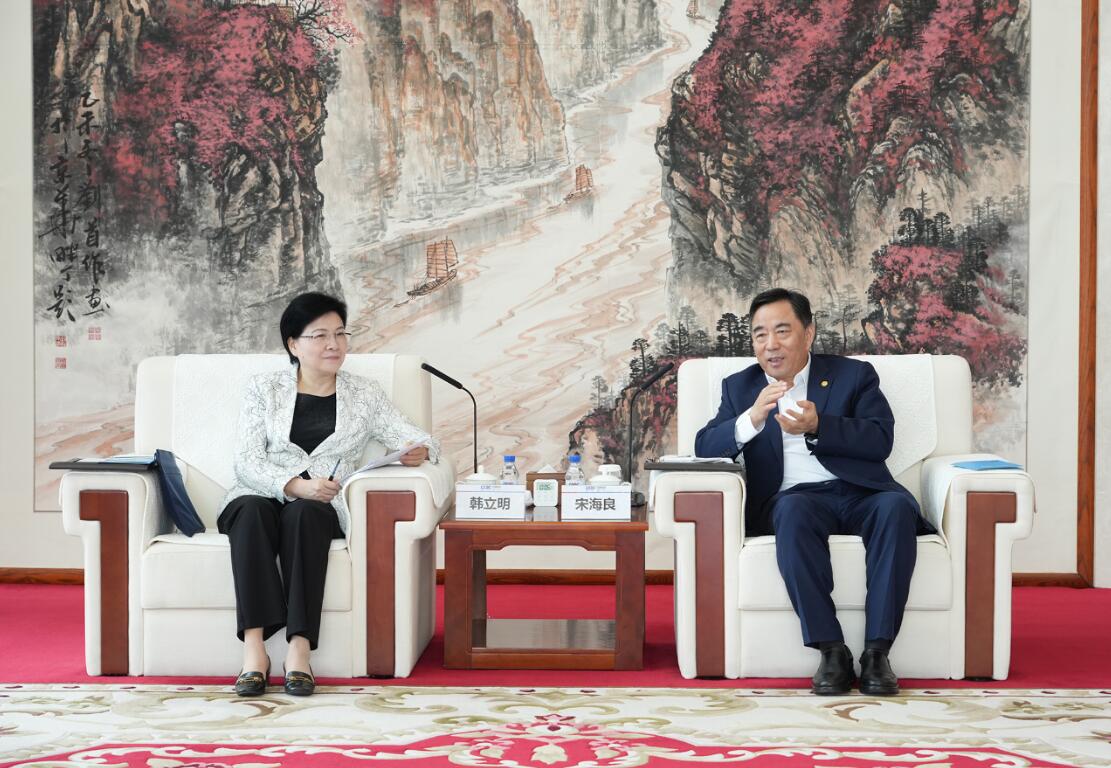 中國能建黨委書記、董事長宋海良與江蘇省委常委、南京市委書記韓立明會談