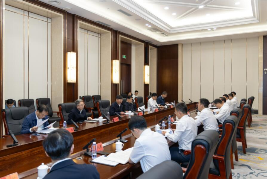 劉偉平、韓君調(diào)研三峽集團(tuán)內(nèi)蒙古區(qū)域工作
