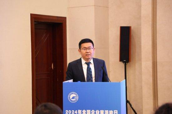 2023年中國(guó)新能源汽車銷量達(dá)950萬(wàn)輛，在新能源汽車領(lǐng)域全球領(lǐng)先
