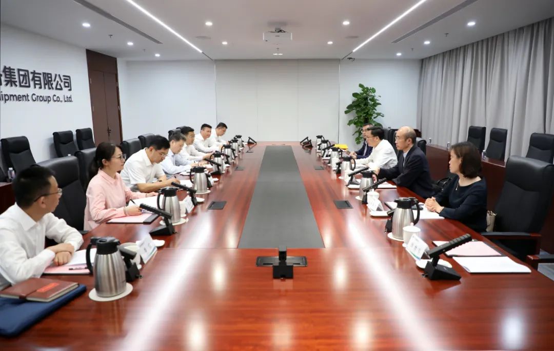 中國(guó)電氣裝備黨委副書記、總經(jīng)理周群會(huì)見上海