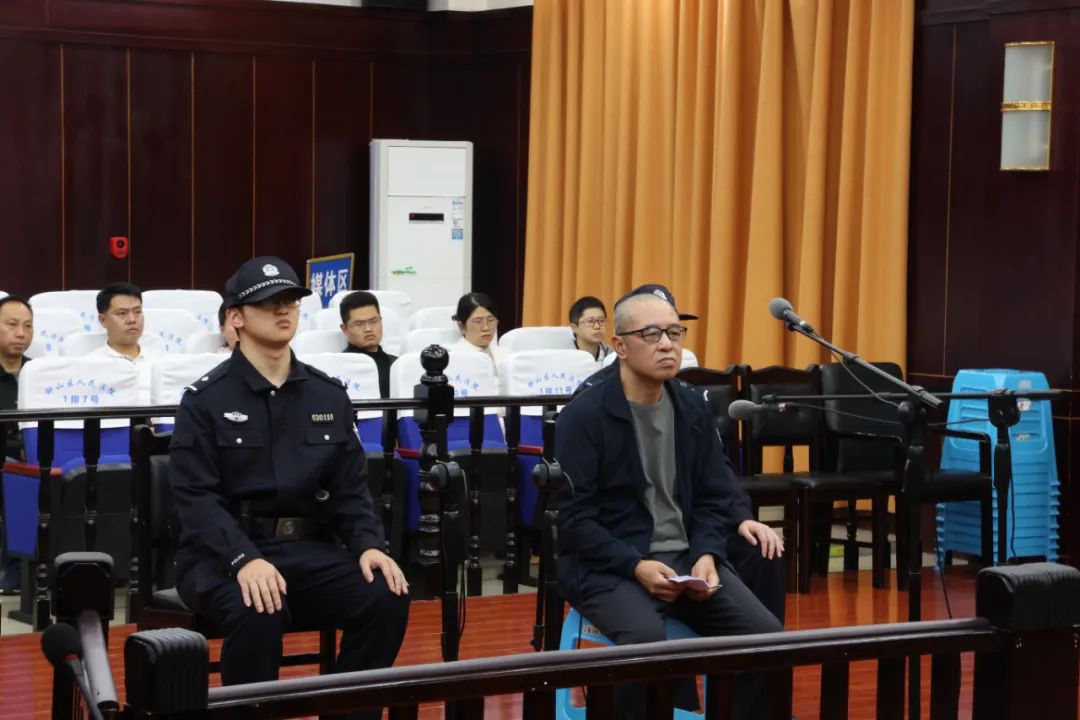 貴州電網(wǎng)原專職董事徐銘受賄、行賄案一審宣判