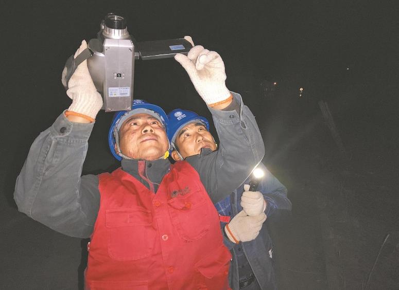 青海貴南縣：零下15攝氏度，冬夜巡檢保供電
