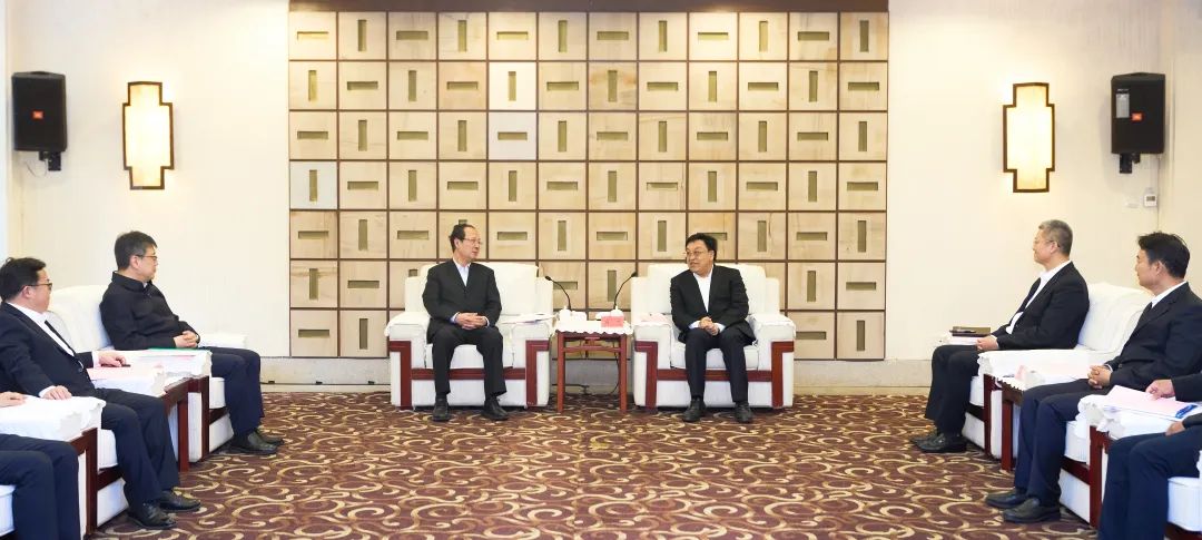中國電建黨委書記、董事長丁焰章拜會(huì)海南省委書記馮飛