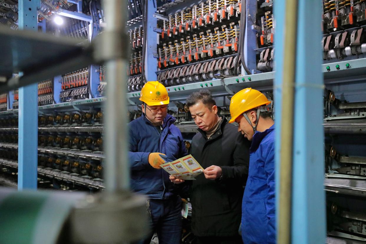 國網(wǎng)蕭山區(qū)供電公司國網(wǎng)電力“先行官”護航企業(yè)復工復產“開門紅”